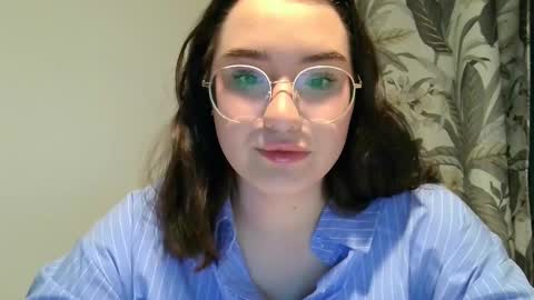 diamondd_girl online show from December 11, 2024, 3:51 pm