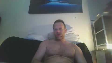 dickydo11 online show from January 4, 2025, 2:42 pm