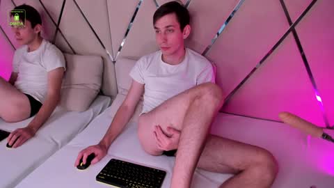 Dillon YOUR DREAM BOY online show from November 10, 2024, 3:58 pm