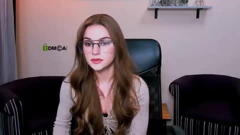 dina_fox_ online show from December 16, 2024, 11:29 am