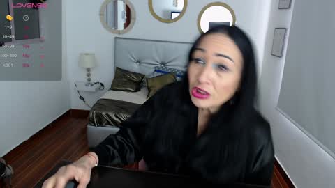 diosa_divina_ online show from November 12, 2024, 5:08 pm