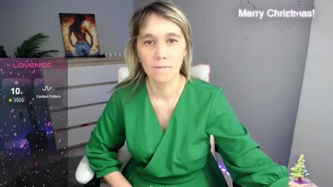 divine_lady_ online show from December 21, 2024, 3:39 pm