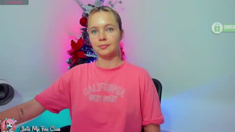 dolly__little online show from January 1, 2025, 1:17 am