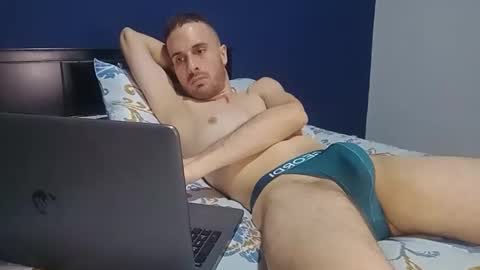 dominic_fox04 online show from December 18, 2024, 1:44 am