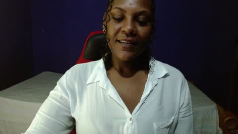 dulce_banks_ online show from November 10, 2024, 2:20 pm