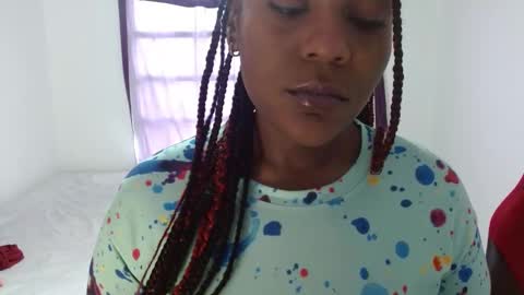 dulce_banks_ online show from December 18, 2024, 4:57 pm