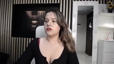 dulceferrer__ online show from November 26, 2024, 5:07 pm