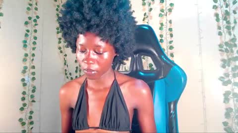 ebony_petite02 online show from December 3, 2024, 12:11 pm