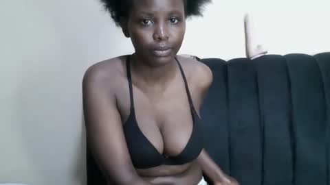 ebony_queennn online show from February 18, 2025, 1:30 am