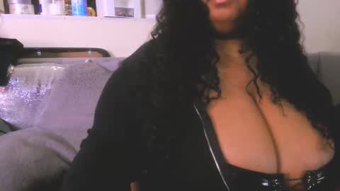  Ebony Goddess Kira  online show from January 14, 2025, 5:03 pm