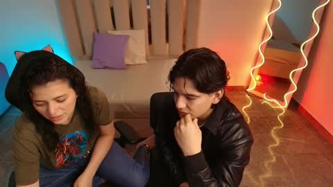 Edrienn and eimy online show from December 27, 2024, 3:31 am