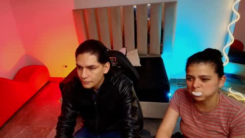 Edrienn and eimy online show from December 31, 2024, 3:28 am