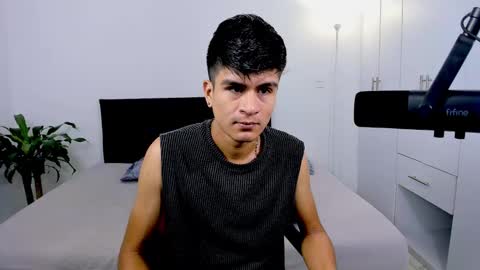 eiden_allenx1 online show from January 6, 2025, 10:51 am