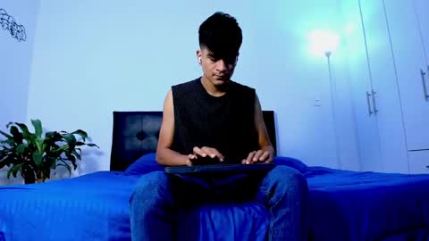 eiden_allenx1 online show from December 5, 2024, 9:37 am