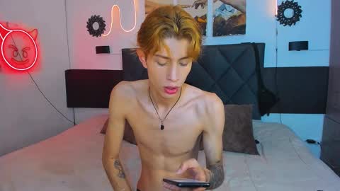 eliann_adam online show from December 20, 2024, 12:54 pm