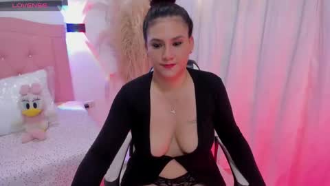 elicar_hot online show from December 14, 2024, 8:38 pm