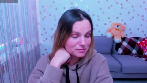 elina_fire online show from January 9, 2025, 1:12 pm