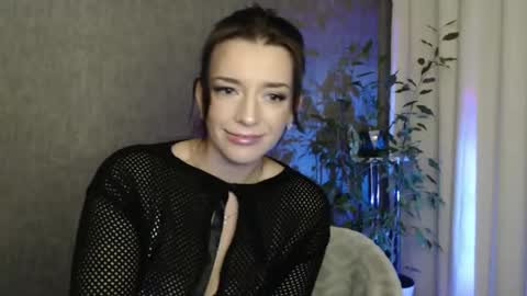 Elina online show from December 17, 2024, 12:07 am