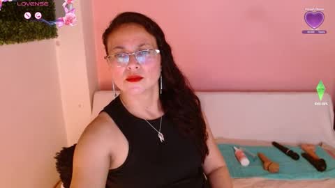 elisa_milf25 online show from December 11, 2024, 9:15 pm