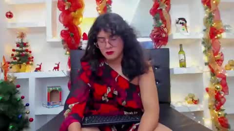 elith_berry69_ online show from December 14, 2024, 6:49 pm