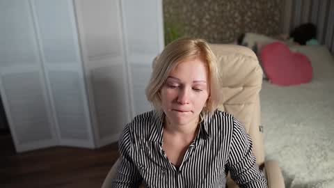 elizabet_ray online show from January 5, 2025, 11:59 am