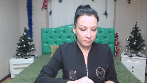 ElizabethSho online show from January 18, 2025, 6:42 pm