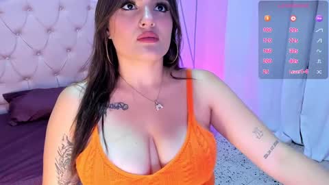 ellarosee_ online show from November 17, 2024, 7:10 pm