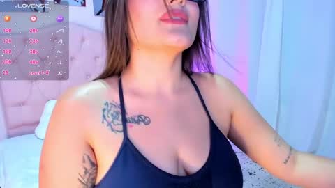 ellarosee_ online show from December 12, 2024, 8:28 pm