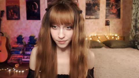 ellie_friendly online show from November 25, 2024, 12:12 pm