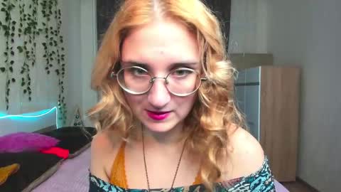 elsa_hot_here online show from December 20, 2024, 3:42 am