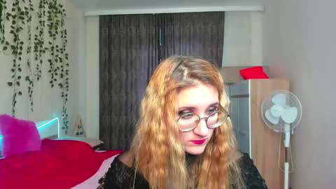 elsa_hot_here online show from December 2, 2024, 8:55 am