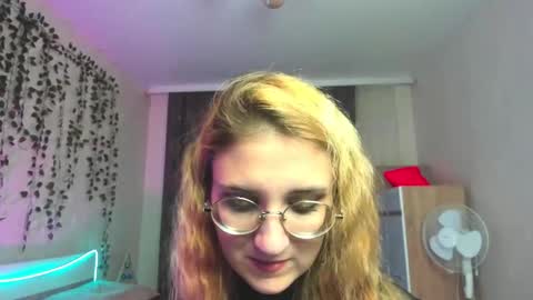 elsa_hot_here online show from November 30, 2024, 2:05 am