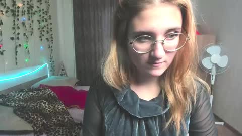 elsa_hot_here online show from December 6, 2024, 8:09 am