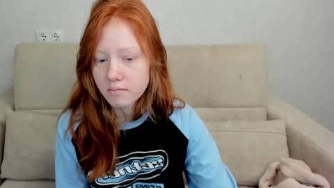 emelly_dream online show from December 29, 2024, 12:47 am