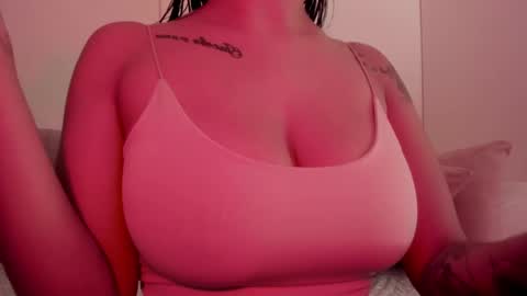 Emilia Big Boobs online show from December 31, 2024, 1:29 pm