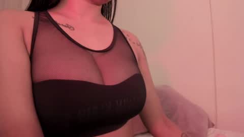 Emilia Big Boobs online show from November 25, 2024, 11:40 am