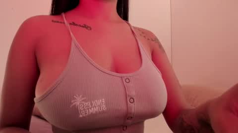 Emilia Big Boobs online show from December 18, 2024, 1:10 pm