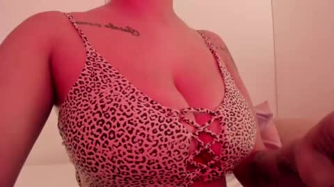 Emilia Big Boobs online show from December 7, 2024, 1:01 pm