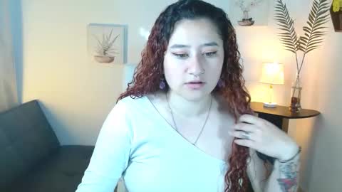 emily_3333 online show from December 10, 2024, 12:43 pm