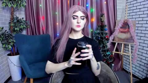 emily_moooree online show from December 23, 2024, 12:11 pm