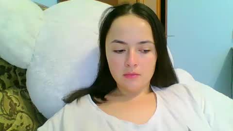 emily_morning_dew online show from November 14, 2024, 7:26 am