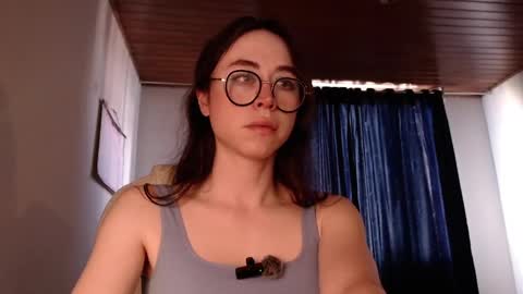 emily_pearl_ online show from November 29, 2024, 9:15 pm