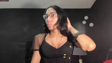 emilygomezz online show from November 24, 2024, 11:36 am