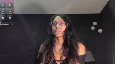 emilygomezz online show from December 23, 2024, 12:11 pm