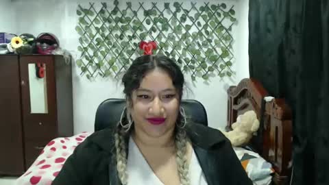 Emily Cortez online show from November 25, 2024, 1:33 am