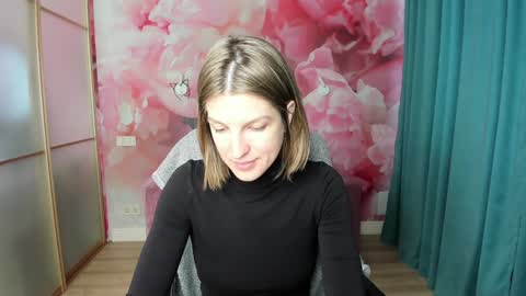 EmilyWalkers online show from December 11, 2024, 7:50 am