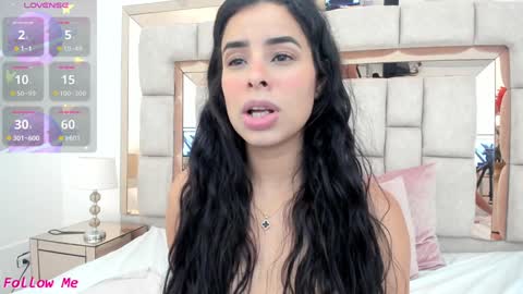 Emma Castillo online show from December 7, 2024, 5:07 am