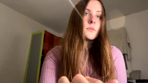 emma_just online show from November 21, 2024, 12:21 pm