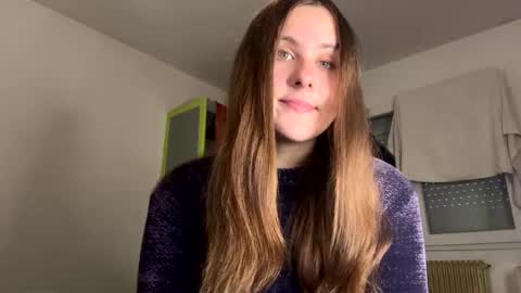 emma_just online show from December 11, 2024, 8:12 am