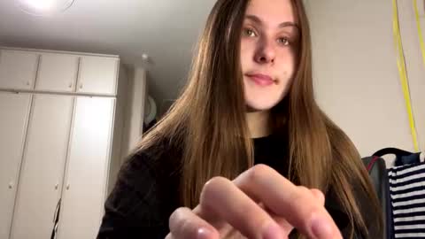 emma_just online show from December 20, 2024, 7:18 am